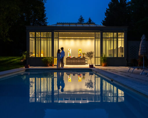 Poolpavillon in Viktorianische Stil bei Nacht